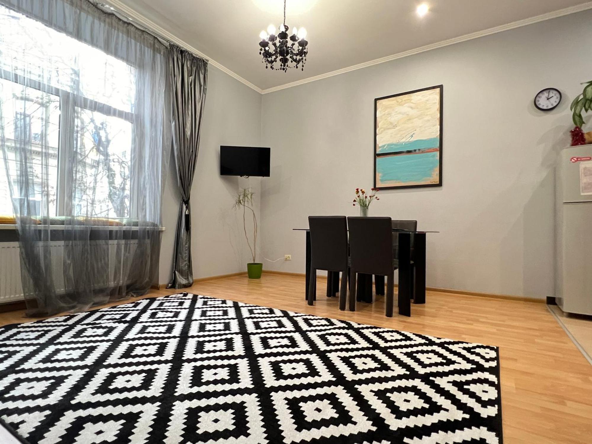 Apartments On Skoryka Str Lviv Kültér fotó